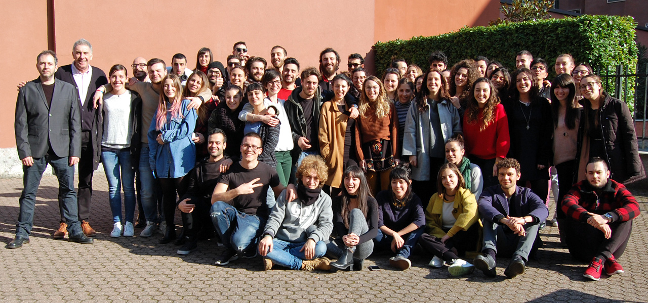 Foto D&Ad gli studenti con Morris e Cascarina